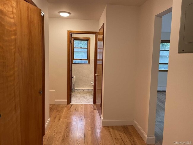 Building Photo - 65 N Chestnut St