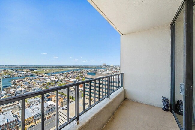 Building Photo - 3851 Boardwalk