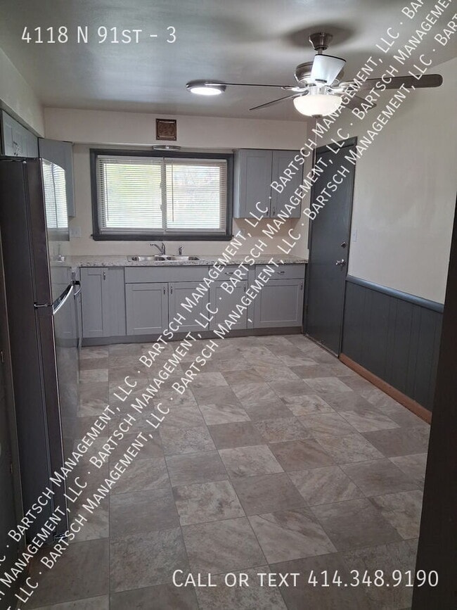 Building Photo - 4118 N 91st-3