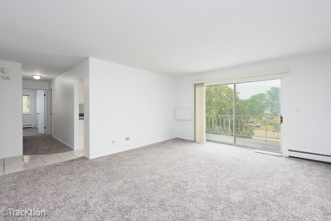 Building Photo - 1301 S Finley Rd