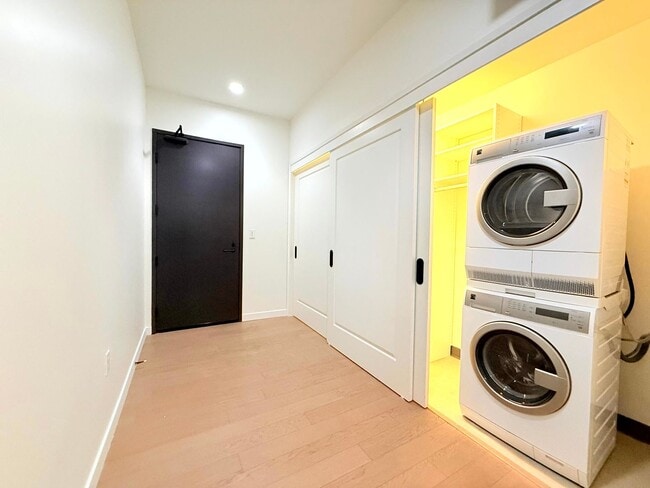 Building Photo - Very Unique Spacious Two Bedroom - Two bath luxury Condo with Views and Pool