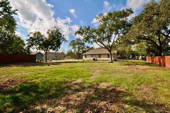 Building Photo - 7238 Evans St