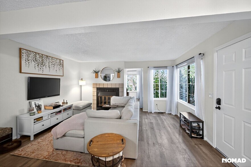 Building Photo - 4838 E Kentucky Ave