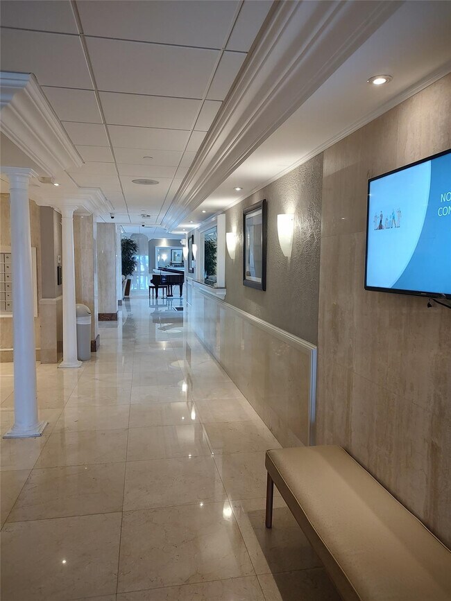 Building Photo - 1012 N Ocean Blvd