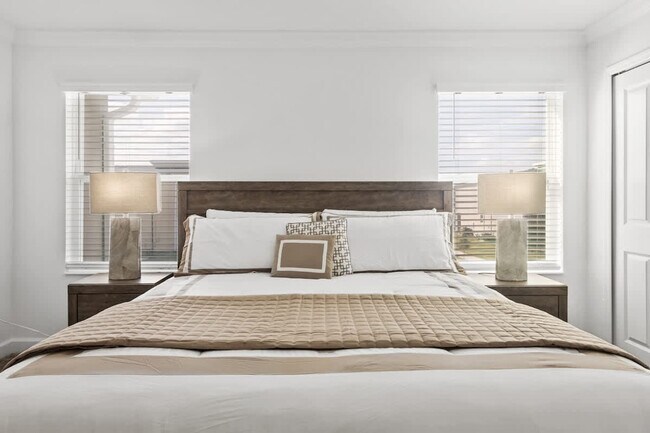 Building Photo - 2641 Scrapbook St