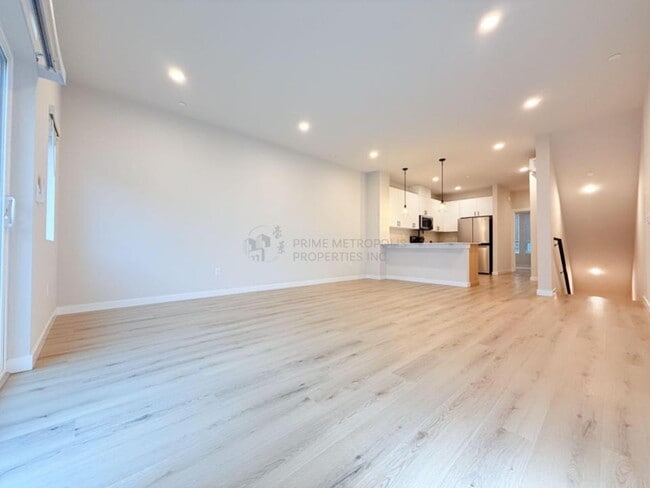 Building Photo - 16111 36th Ave W