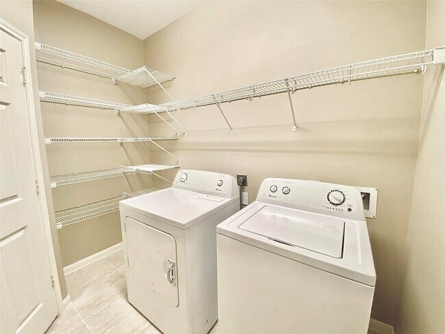 Building Photo - 2614 Orchard Creek Ln
