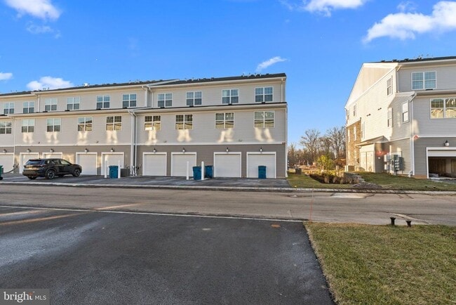 Building Photo - 123 Stoutsburg Blvd