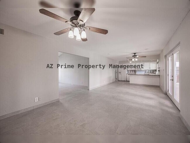Building Photo - 542 W Pampa Ave