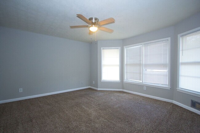 Building Photo - 2137/2139GD