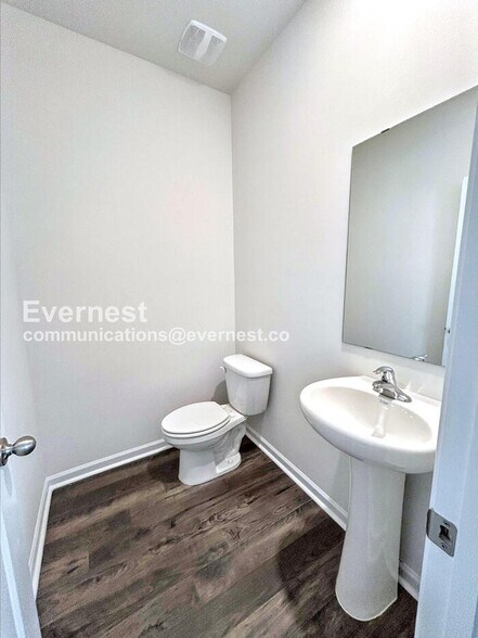 Building Photo - 813 Washington St