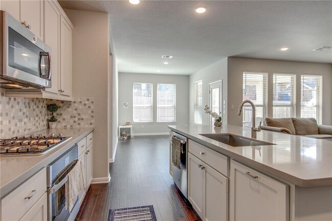 Building Photo - 2920 Coral Valley Dr