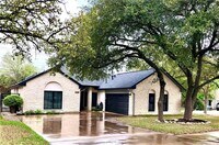 Building Photo - 2200 Falcon Dr
