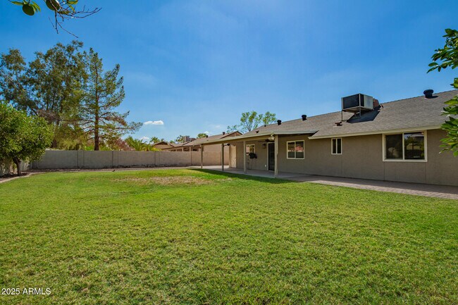 Building Photo - 3748 E Gable Ave