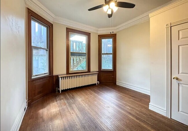 Building Photo - 205 N 18th Ave E