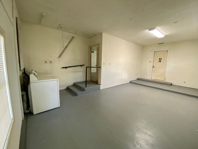 Building Photo - 3 bed 2.5 with awesome basement near Tech now available