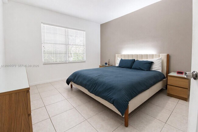Building Photo - Northeast 8th Avenue, Miami Shores, FL 33138 - 2 BR 2 BA townhouse