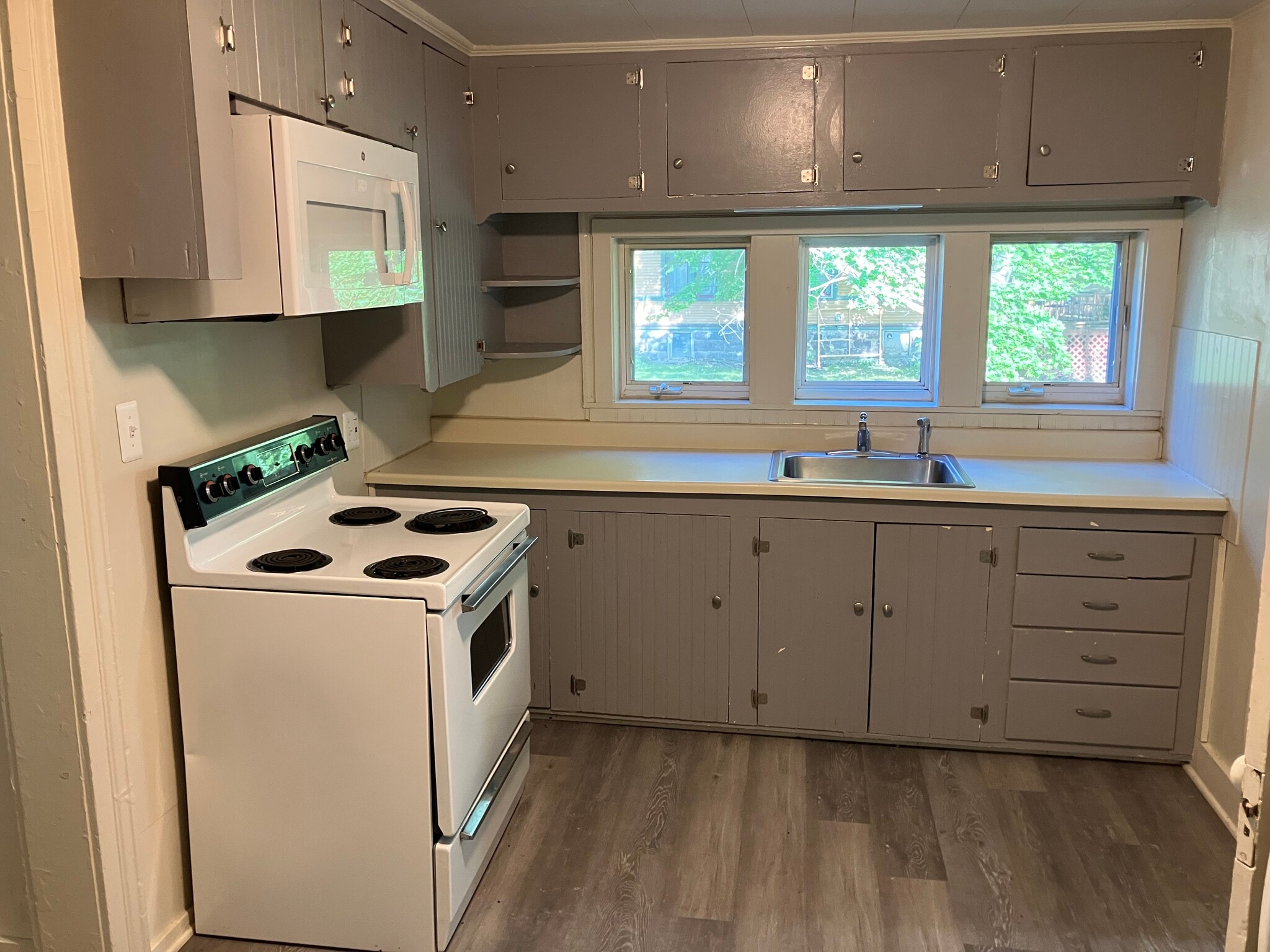 Kitchen 1 - 430 E Clinton St