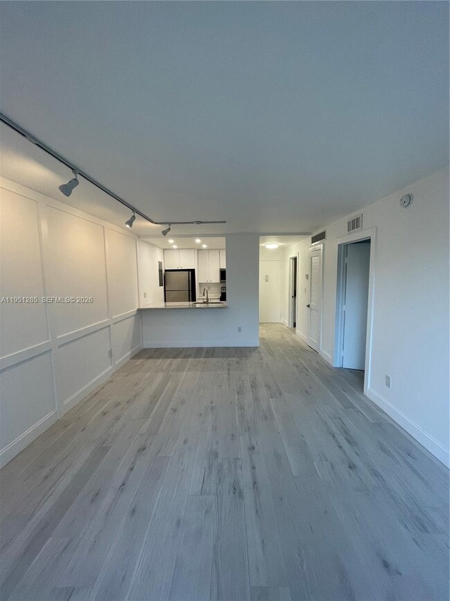 Building Photo - 2160 SW 16th Ave