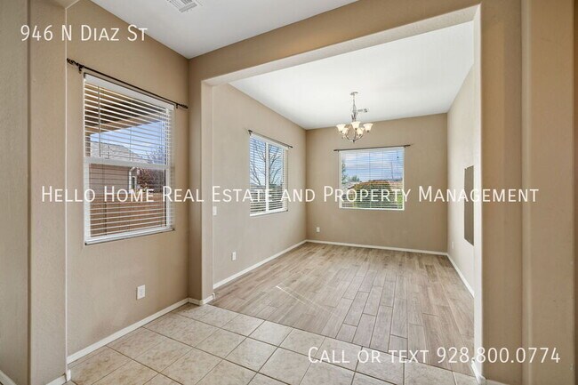 Building Photo - 946 N Diaz St