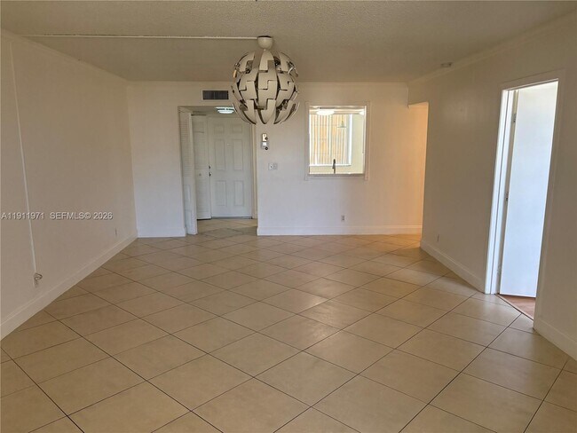 Building Photo - 1040 NW 80th Ave