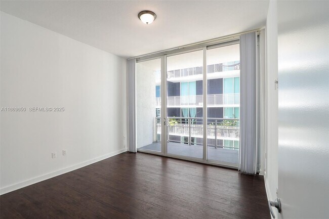 Building Photo - 2200 NE 4th Ave