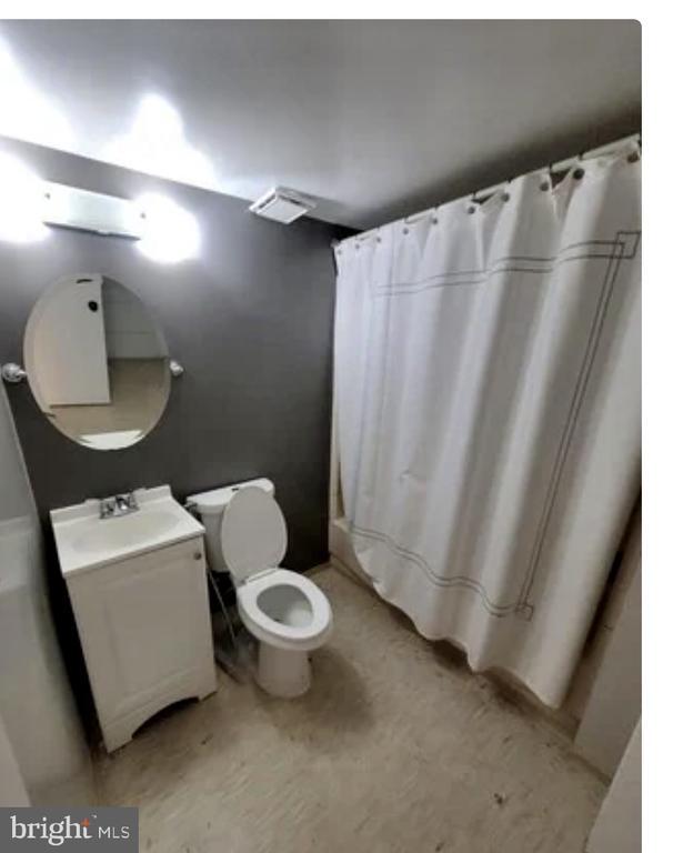 Building Photo - 1415 Greenmont Ct