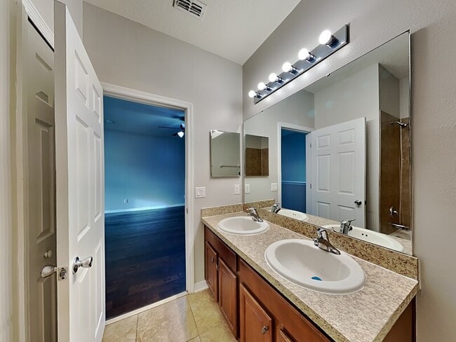 Building Photo - 9068 Shepton St