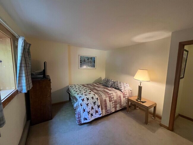Building Photo - 35 Woodland Pines Rd