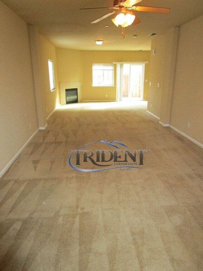 Building Photo - 406 Hetherington Cir