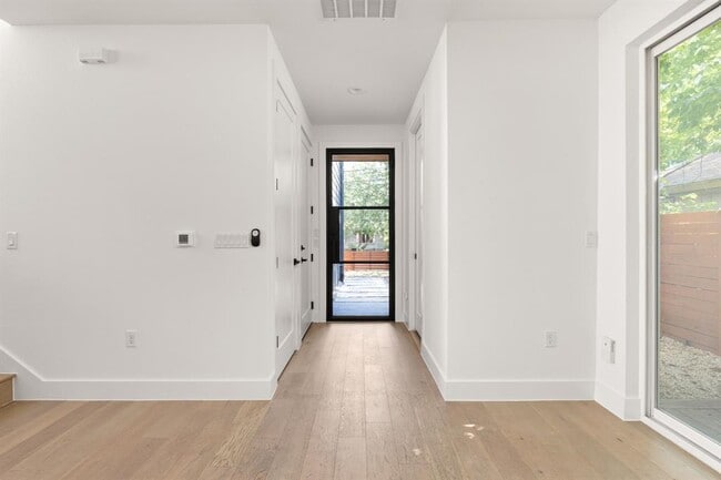Building Photo - 2813 Prado St