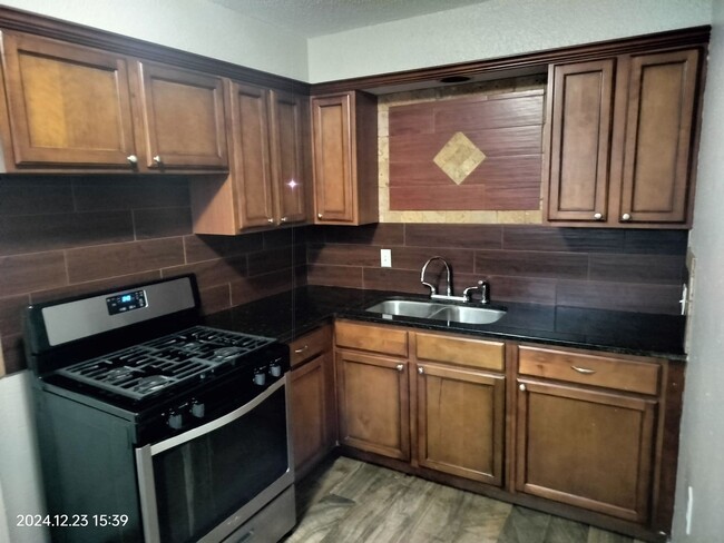 Building Photo - 1 bedroom apartment in Edmond, OK with cen...