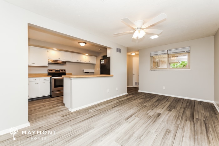 Building Photo - 338 Shade Dr