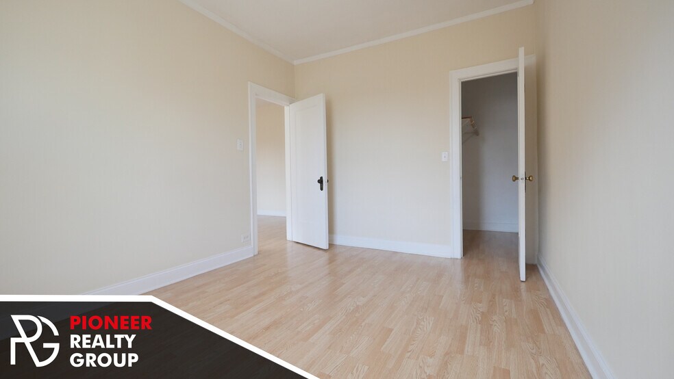 Building Photo - 4857 N Damen Ave