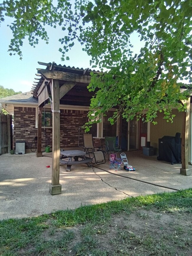 Building Photo - Brownlee Estates