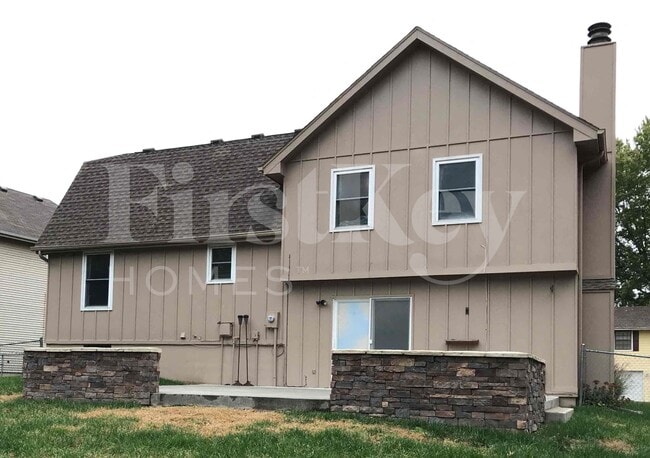 Building Photo - 14805 S Wyandotte Dr