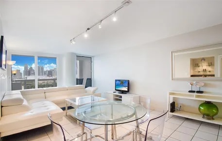 Building Photo - 1717 N Bayshore Dr