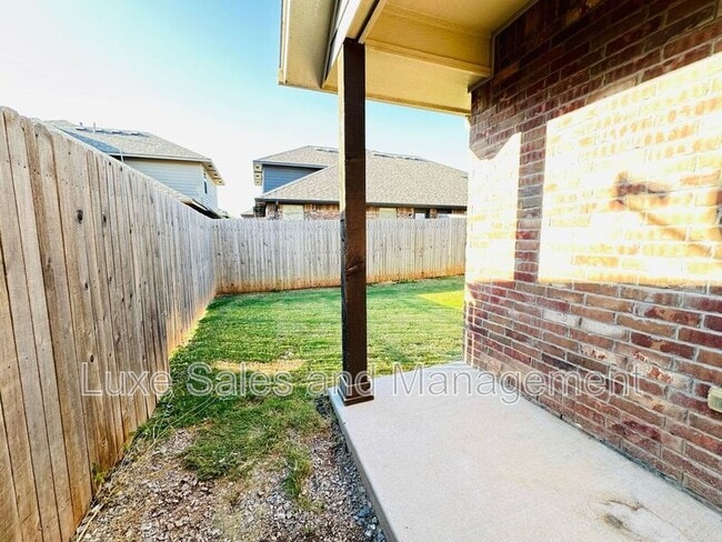 Building Photo - 2116 Camino Del Plaza Ln