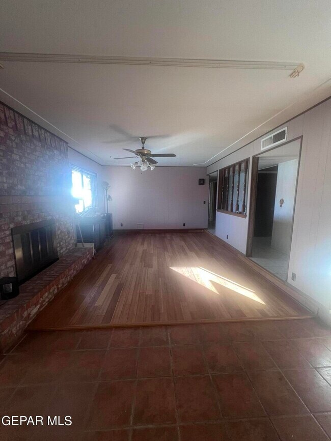 Building Photo - 5017 McCormick Ln