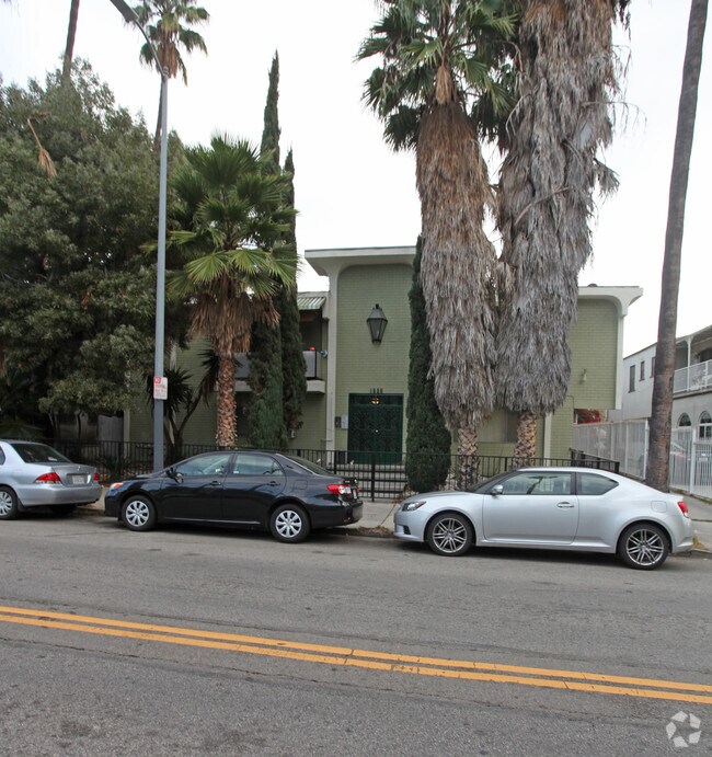Building Photo - 1826 N Wilton Pl