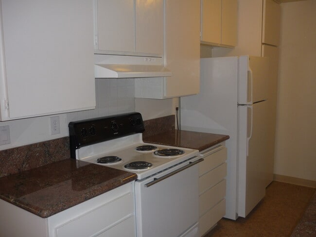 Building Photo - Paradise Hills Townhome!