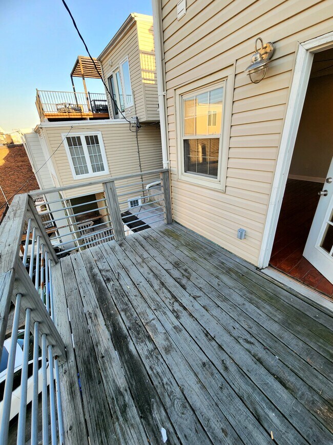 Building Photo - 444 E Fort Ave