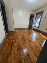 Building Photo - 427 Park Ave
