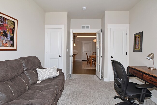 3rd bedroom or office/den - 6618 Crystal Downs Dr