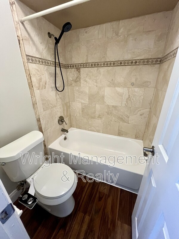 Building Photo - 505 S Westland Ave