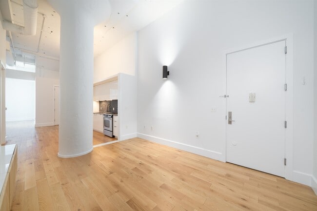 Primary Photo - 50 Dey St