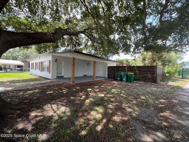 Building Photo - 1221 Cypress Ln