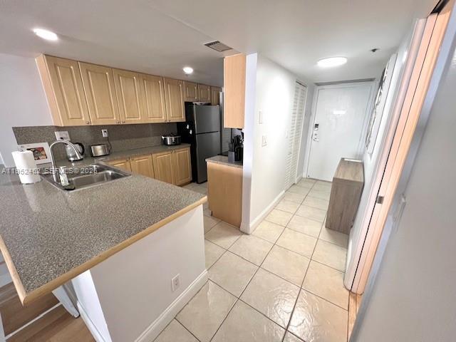 Building Photo - 1717 N Bayshore Dr