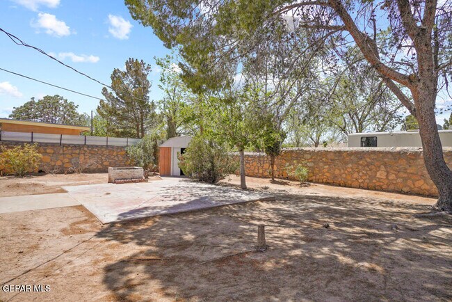 Building Photo - 481 Rio Arriba Dr
