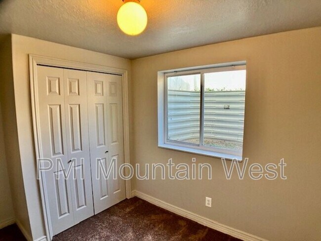 Building Photo - 130 W 1225 N